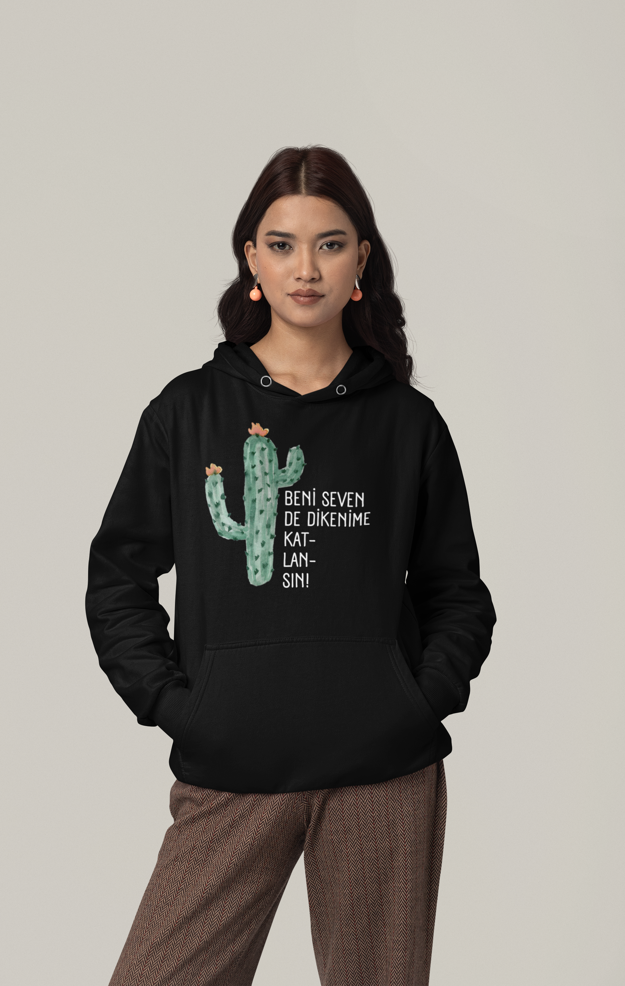 BENİ SEVEN DE DİKENİME KAT- LAN- SIN! - Organic Hoodie
